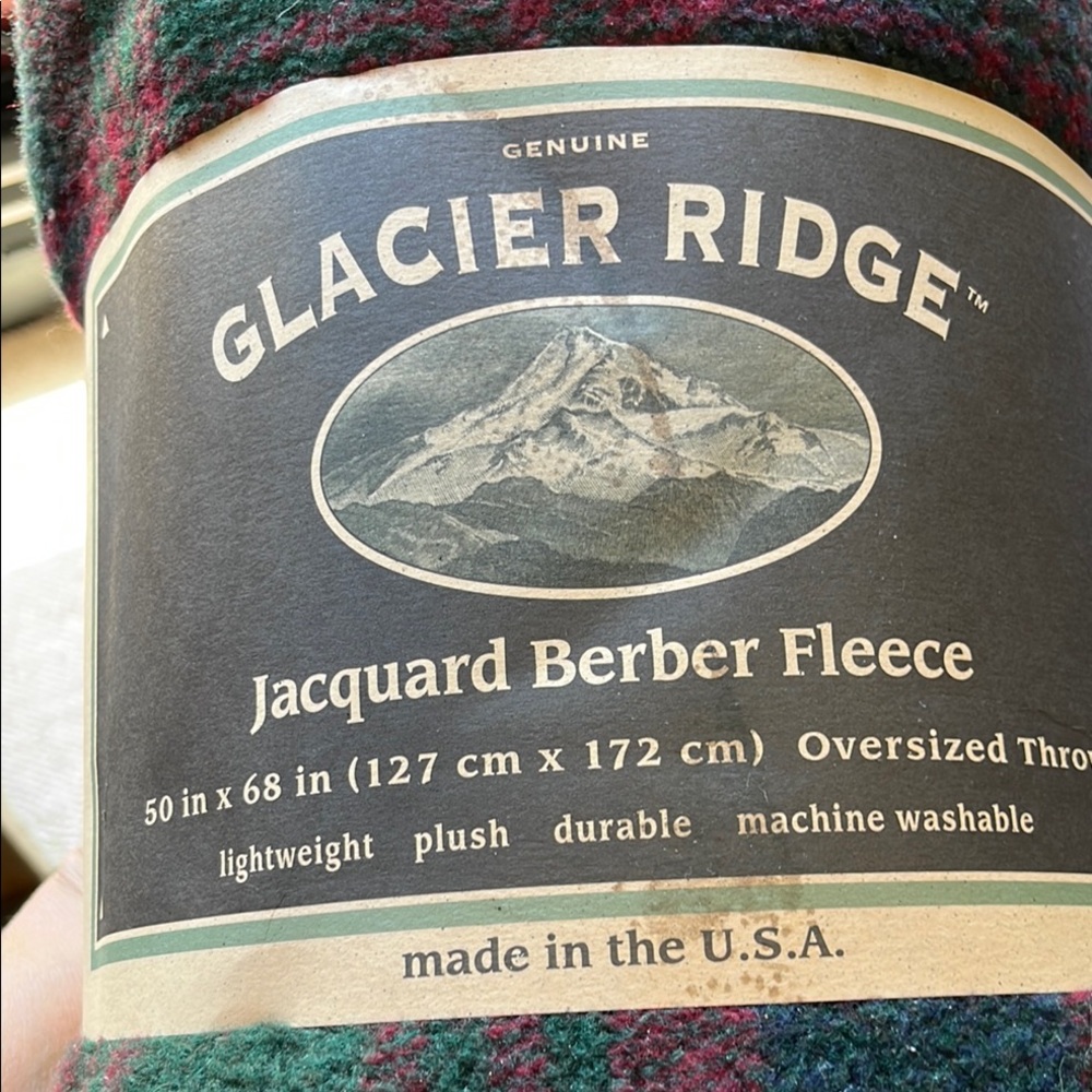 Glacier Ridge Jacquard Berber Fleece Throw